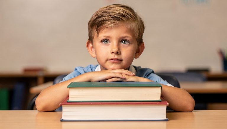 Kind maakt keuze tussen versnellen of verrijken hoogbegaafdheid in klaslokaal